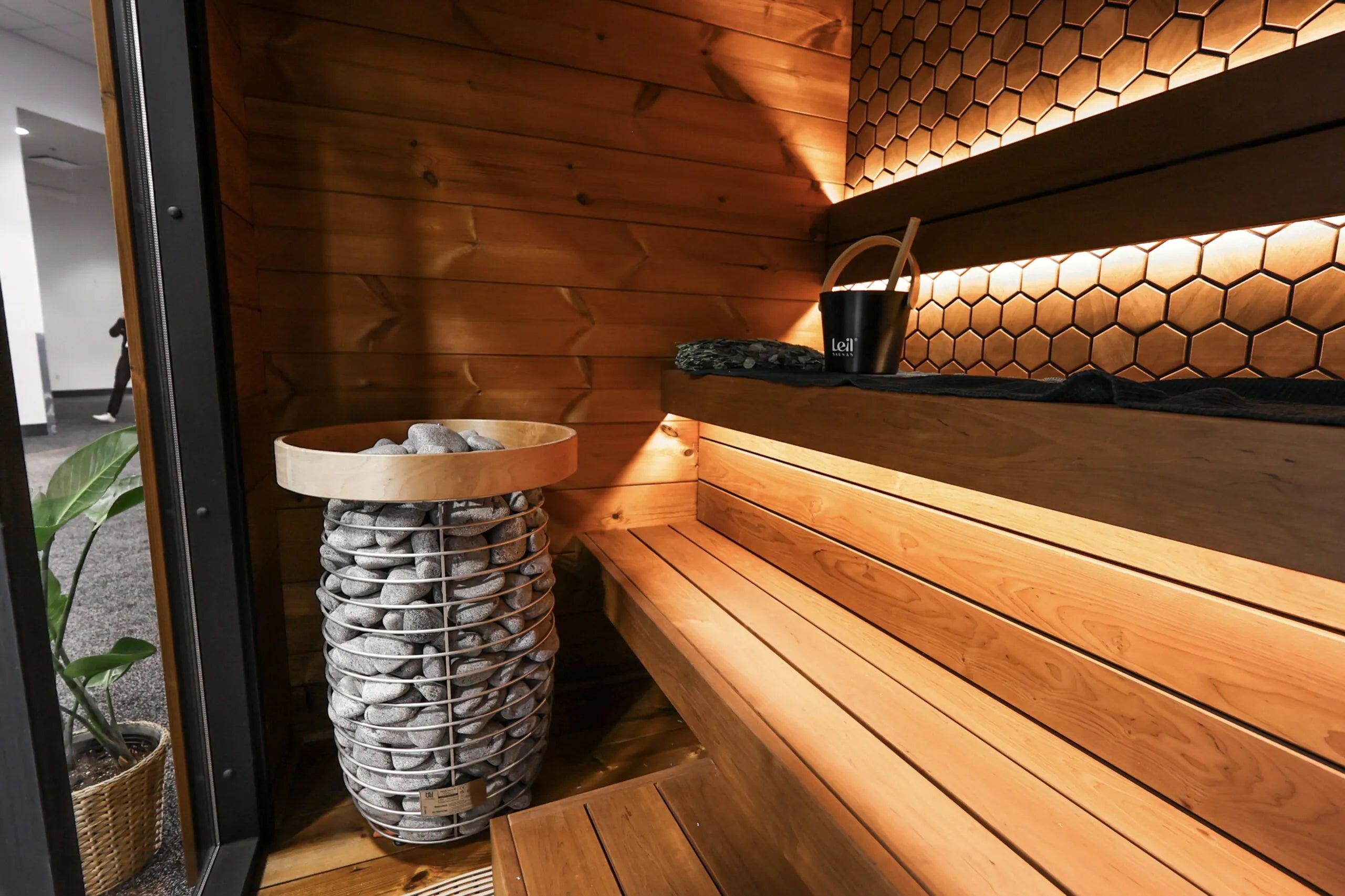 Leil® Viva 210 Outdoor Sauna - 4 Person